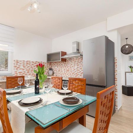 Kuca Lana Apartman Medulin Kültér fotó