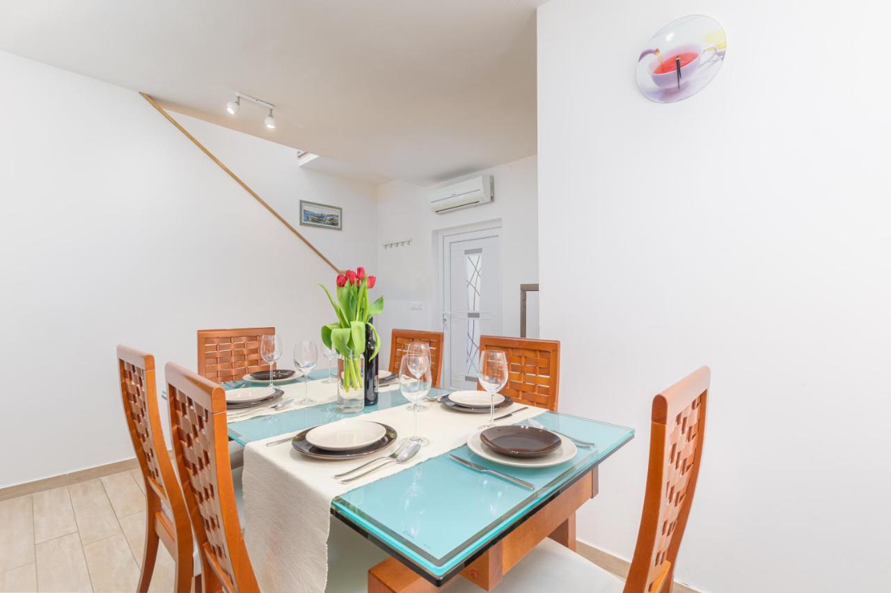 Kuca Lana Apartman Medulin Kültér fotó