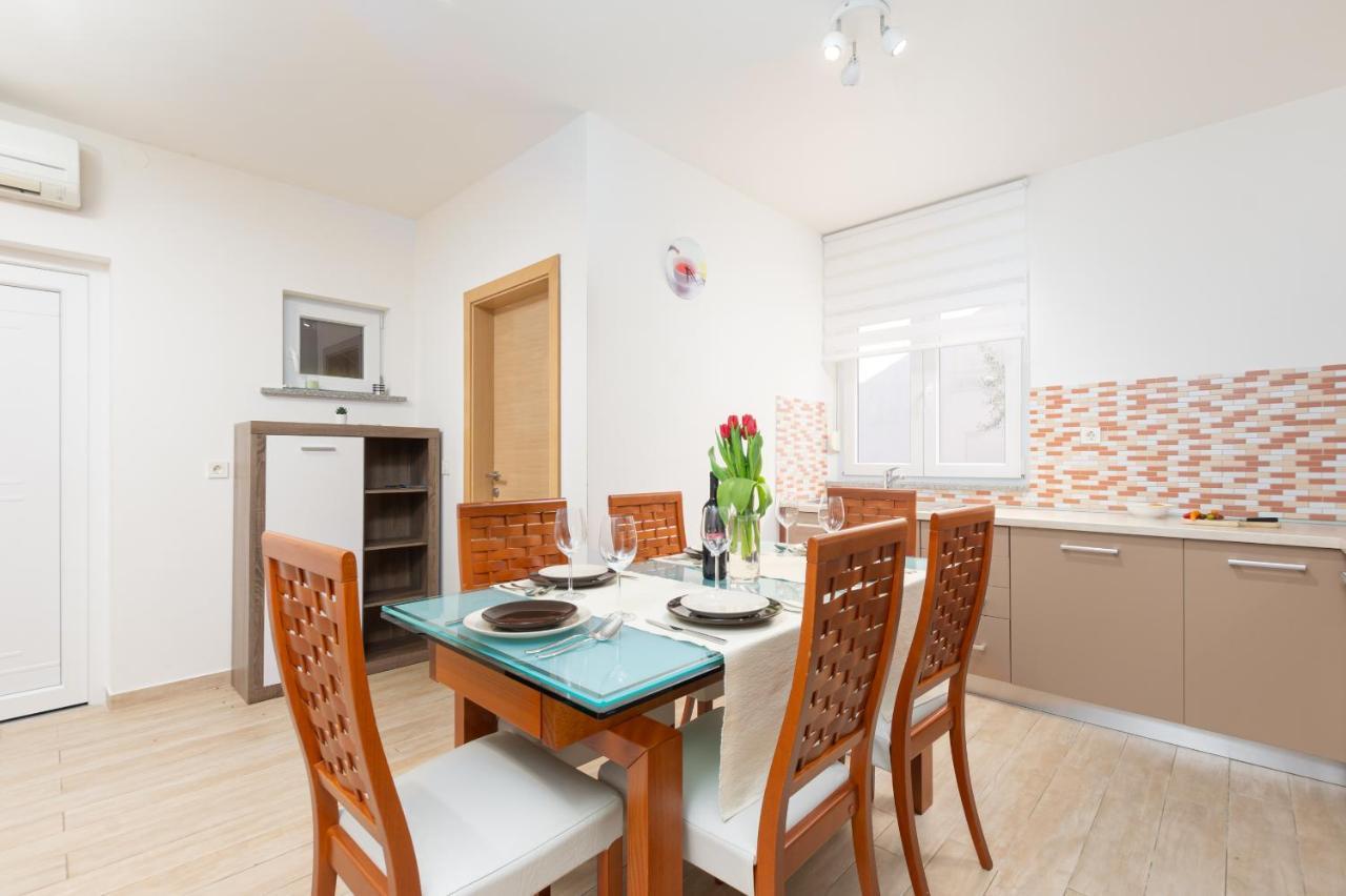 Kuca Lana Apartman Medulin Kültér fotó