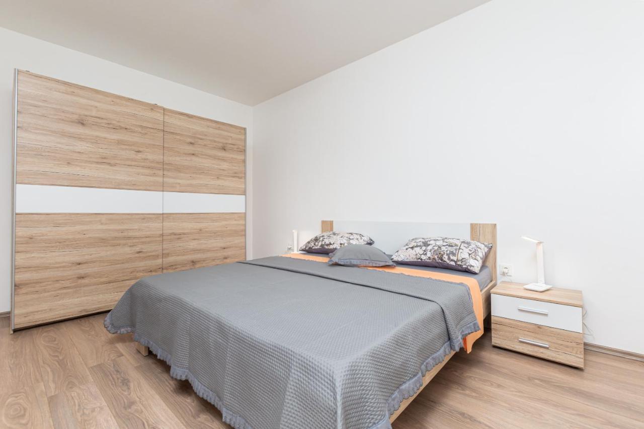 Kuca Lana Apartman Medulin Kültér fotó