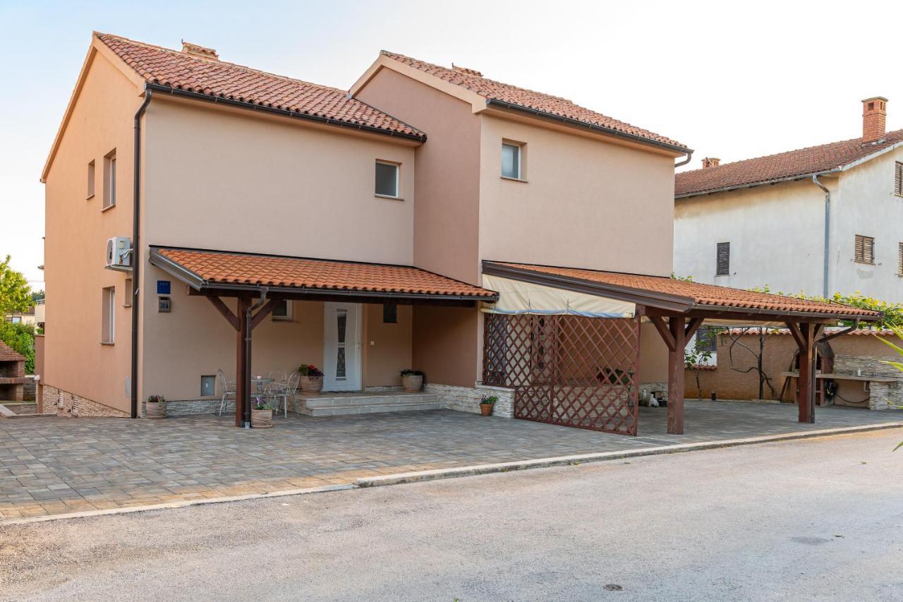 Kuca Lana Apartman Medulin Kültér fotó