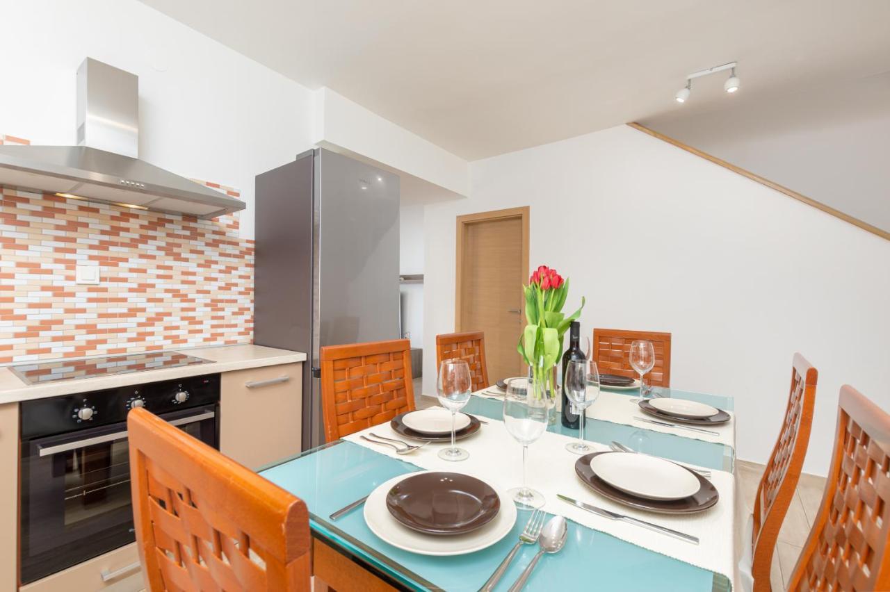 Kuca Lana Apartman Medulin Kültér fotó