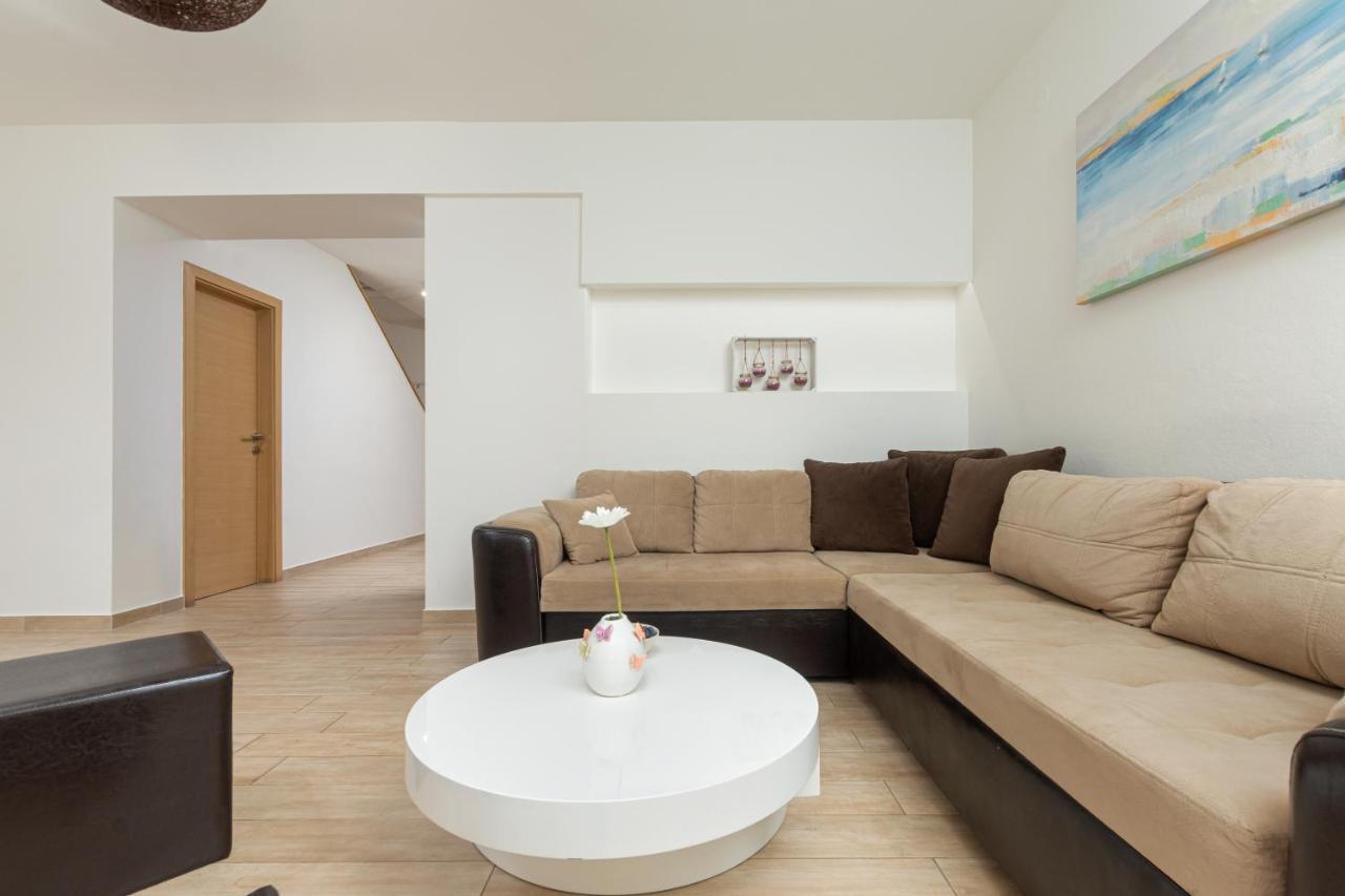 Kuca Lana Apartman Medulin Kültér fotó