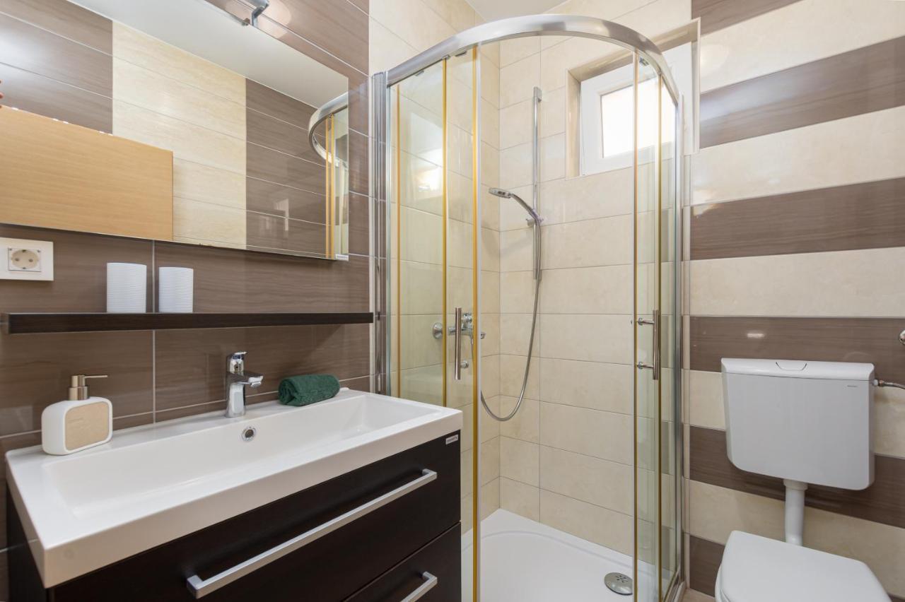 Kuca Lana Apartman Medulin Kültér fotó