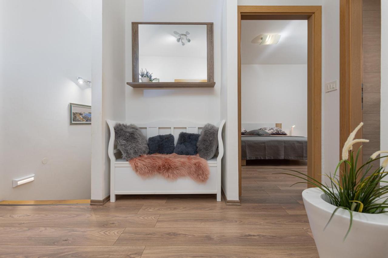 Kuca Lana Apartman Medulin Kültér fotó