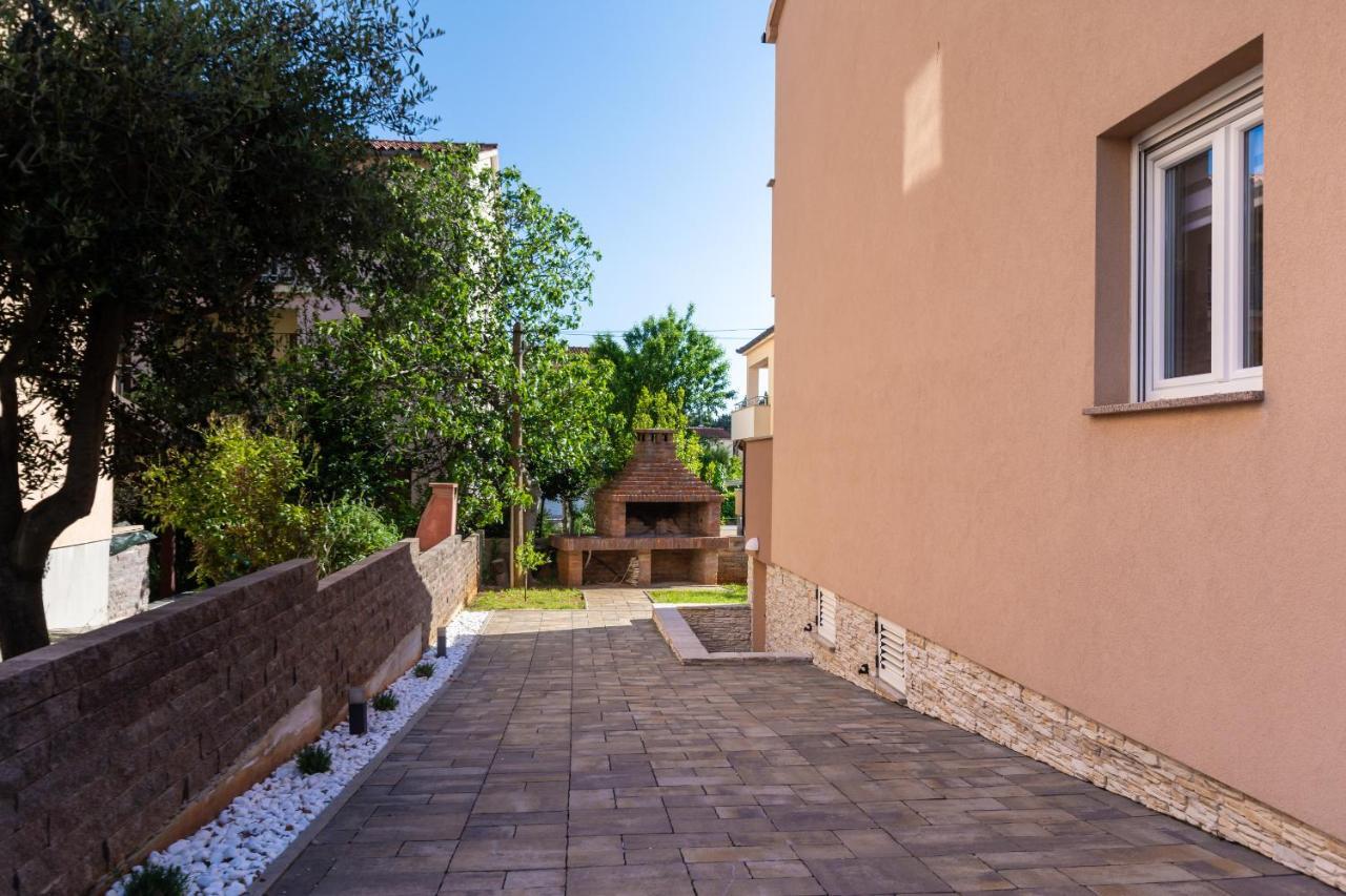 Kuca Lana Apartman Medulin Kültér fotó