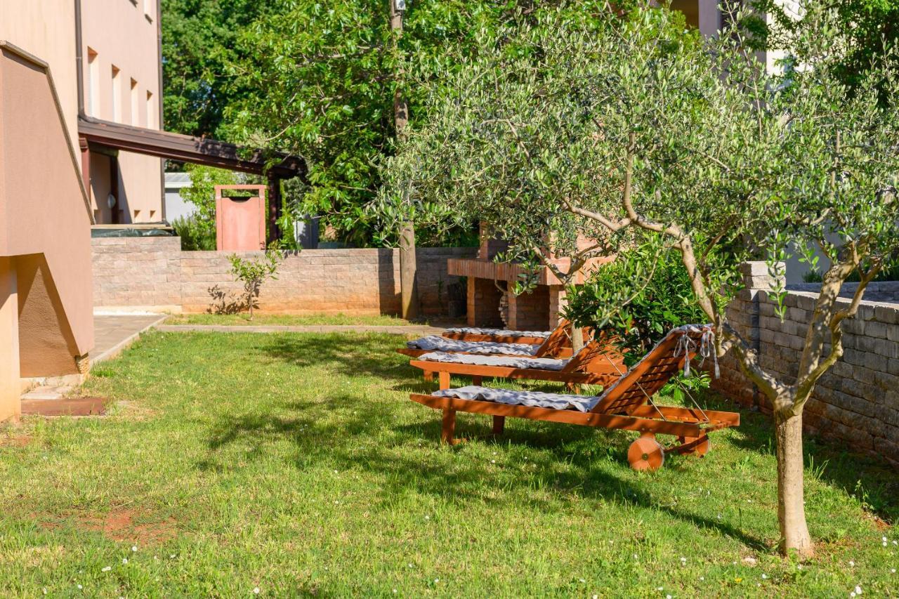 Kuca Lana Apartman Medulin Kültér fotó