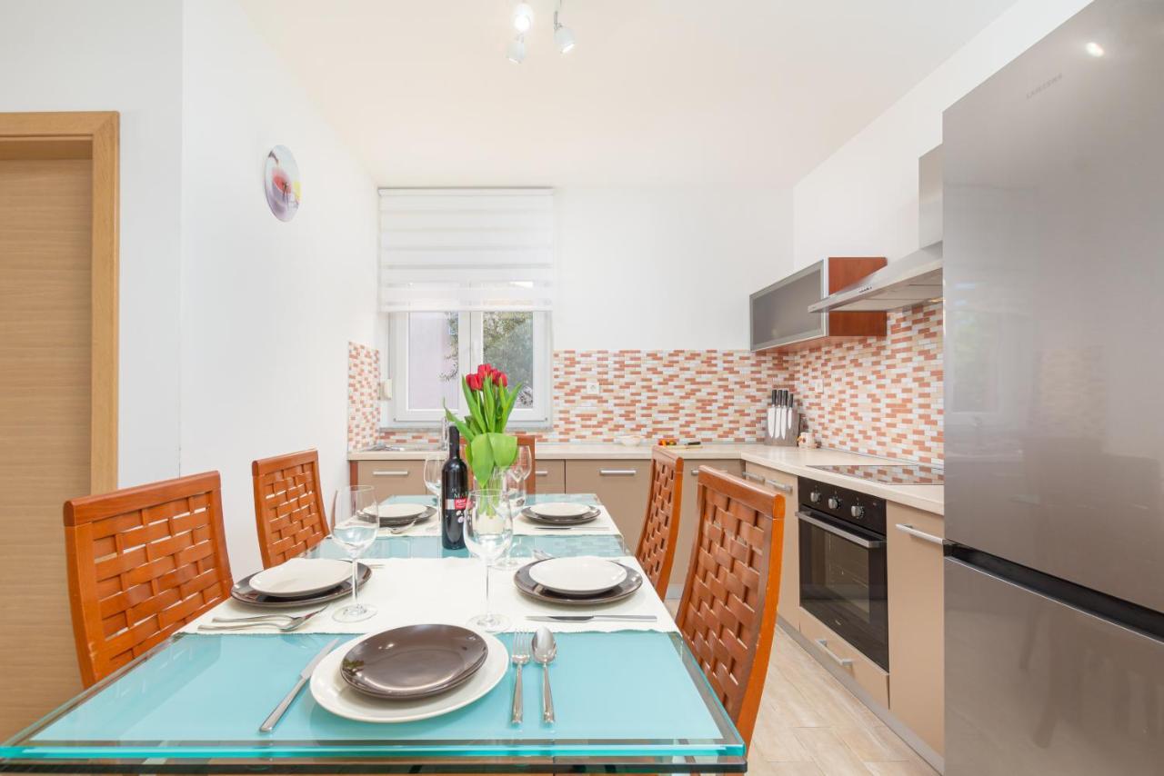 Kuca Lana Apartman Medulin Kültér fotó